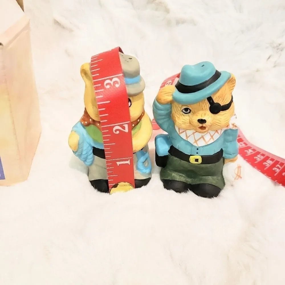 Salt & Pepper Shakers
